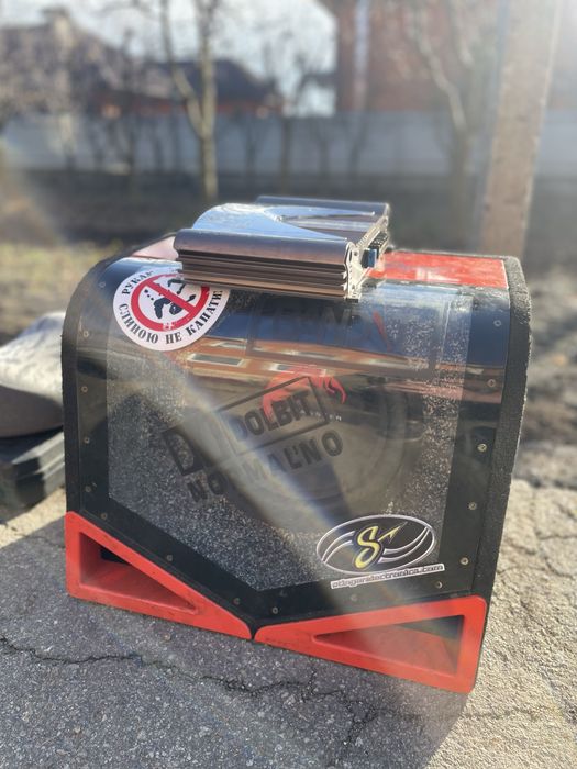 Продам Сабуфер в закритом коробі