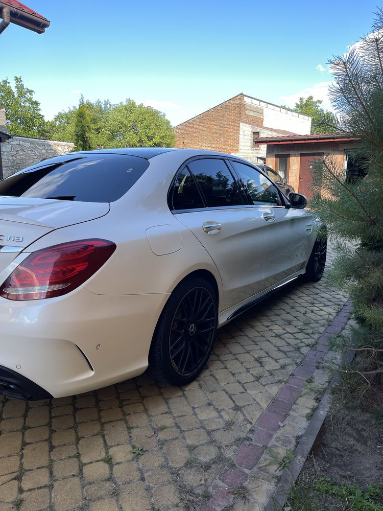 Mercedes-Benz AMG c63 w205