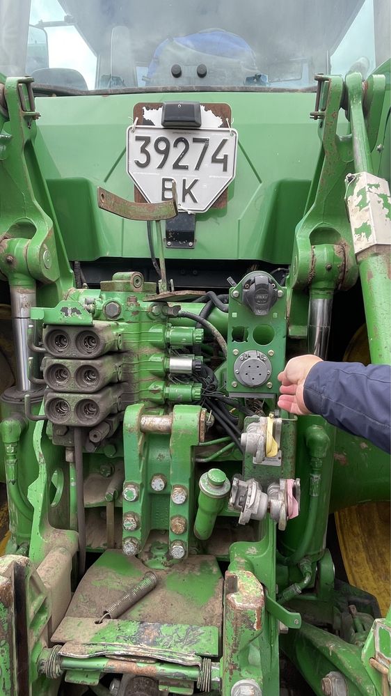 Трактор John Deere 8520