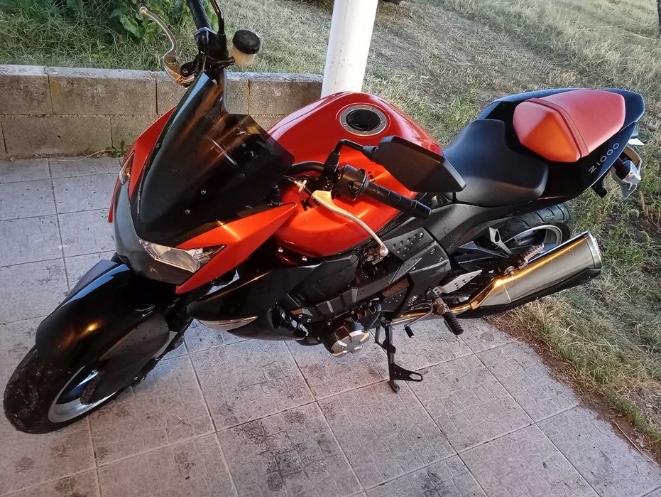 Moto Kawasaki Z1000