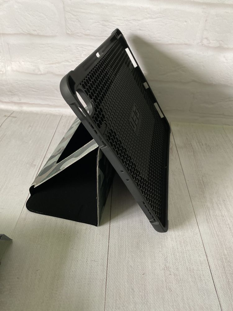 Чехол UAG для iPad Pro 12.9 /Air 6 13 противоударн