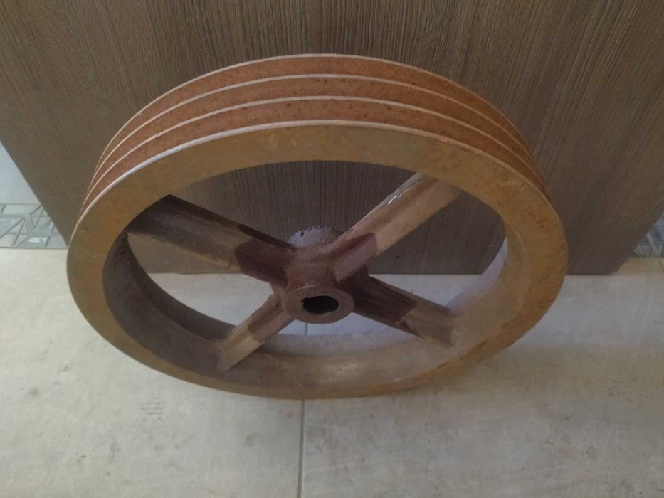 Koło, koła pasowe żeliwne 36cm podajnik kubełkowy