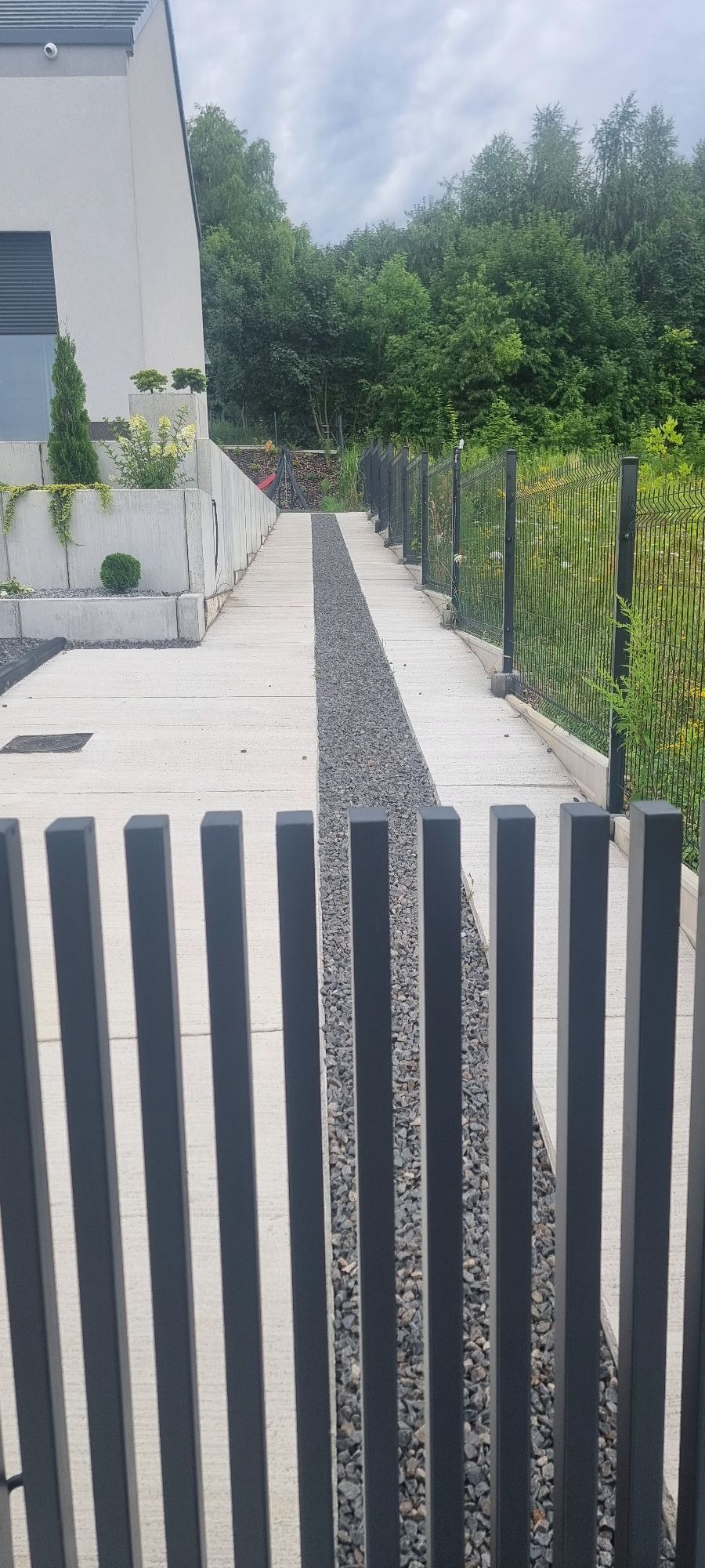 Brukarstwo, Montaż oporników betonowych. Podjazy betonowe