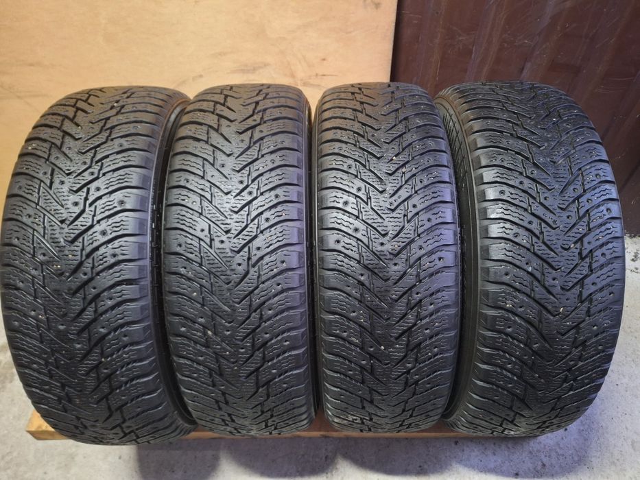 225/65 R17 Nokian  комплект