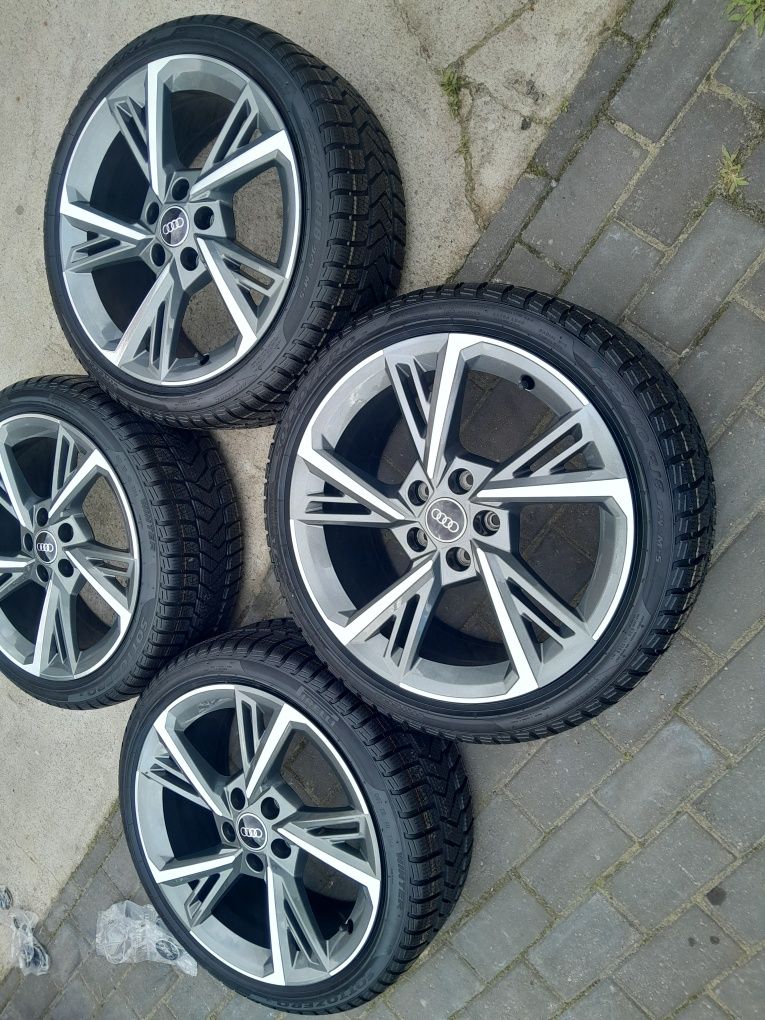 Jak nowe oryginalne 18 calowe koła zimowe audi a3 8Y Pirelli