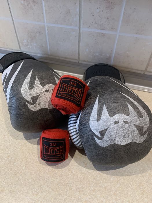 Боксерські рукавиці Venum 12oz, унций,+бінти в подарунок.