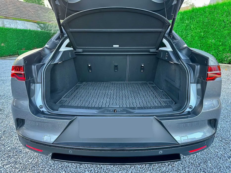 Jaguar I-Pace      2020