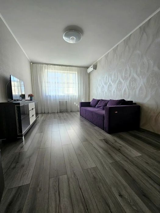 Сдам 2х кімнатну квартиру вул. ВОСКРЕСЕНСЬКА 18Б  жк Паркові озера