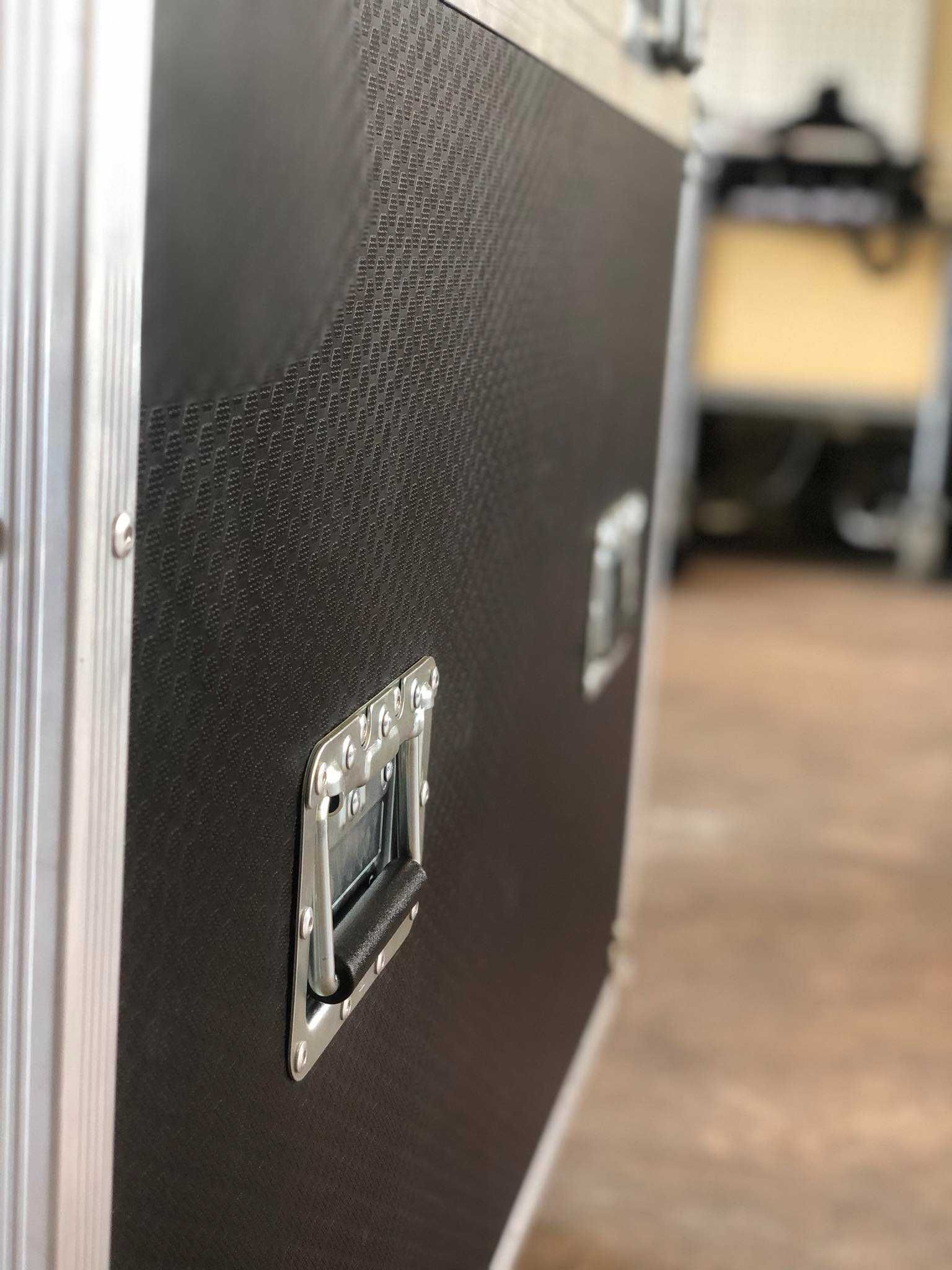 flightcase (97x97x67cm)