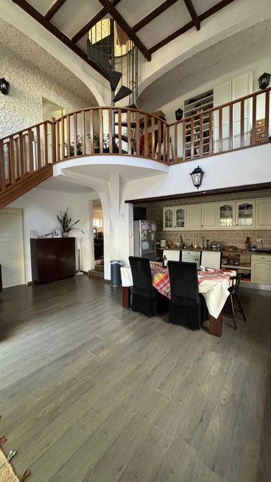 Moradia isolada T5 Charneca Caparica c exc. áreas