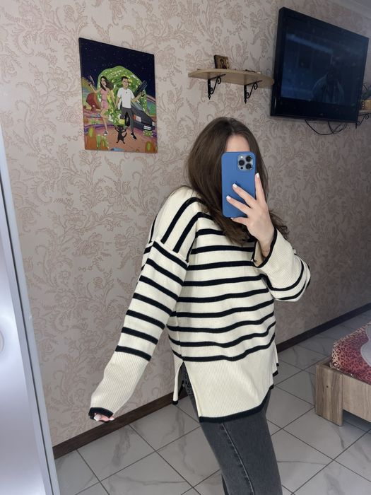 Светр в смужку в стилі Zara