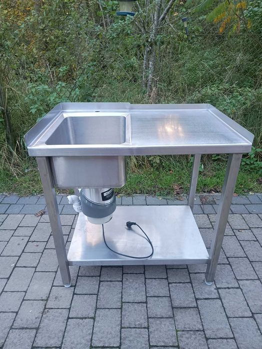 Zlewozmywak gastronomiczny z blatem roboczym i młynkiem