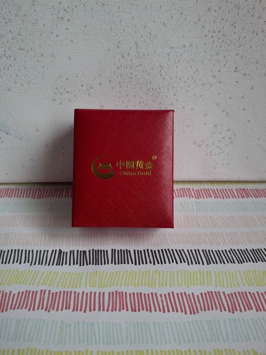 etui pudełko na biżuterię logowane