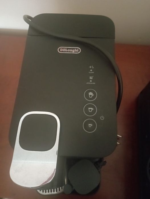 Máquina Café Delonghi nespresso