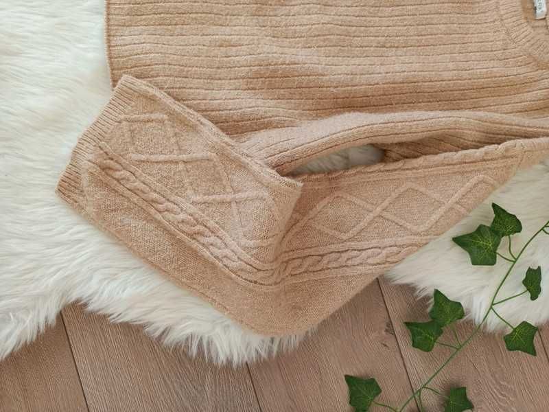 Beżowy sweterek M L oversize
