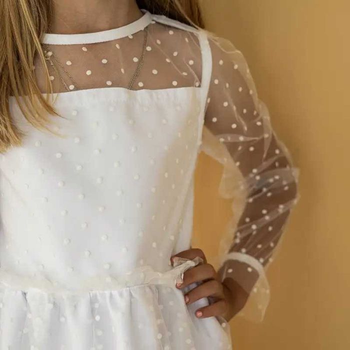 Продам дуже гарну, святкову сукню на дівчинку!