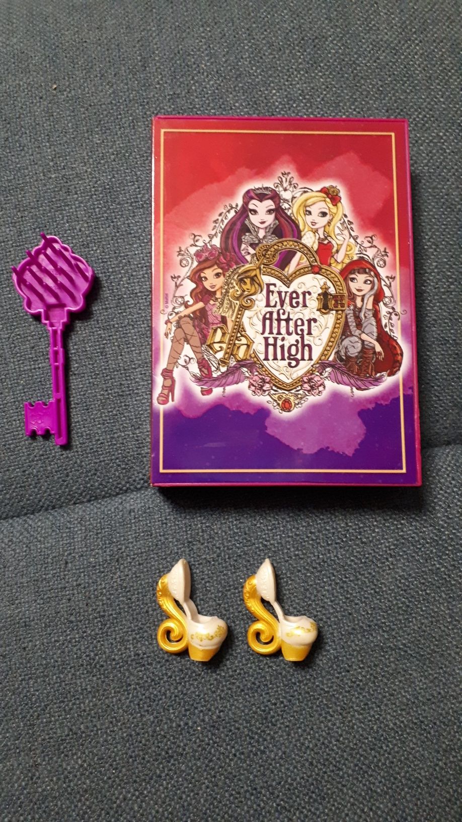 Lalka Ever After High i akcesoria, jak nowa