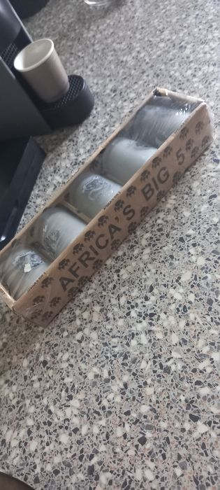 Copos de licor novos