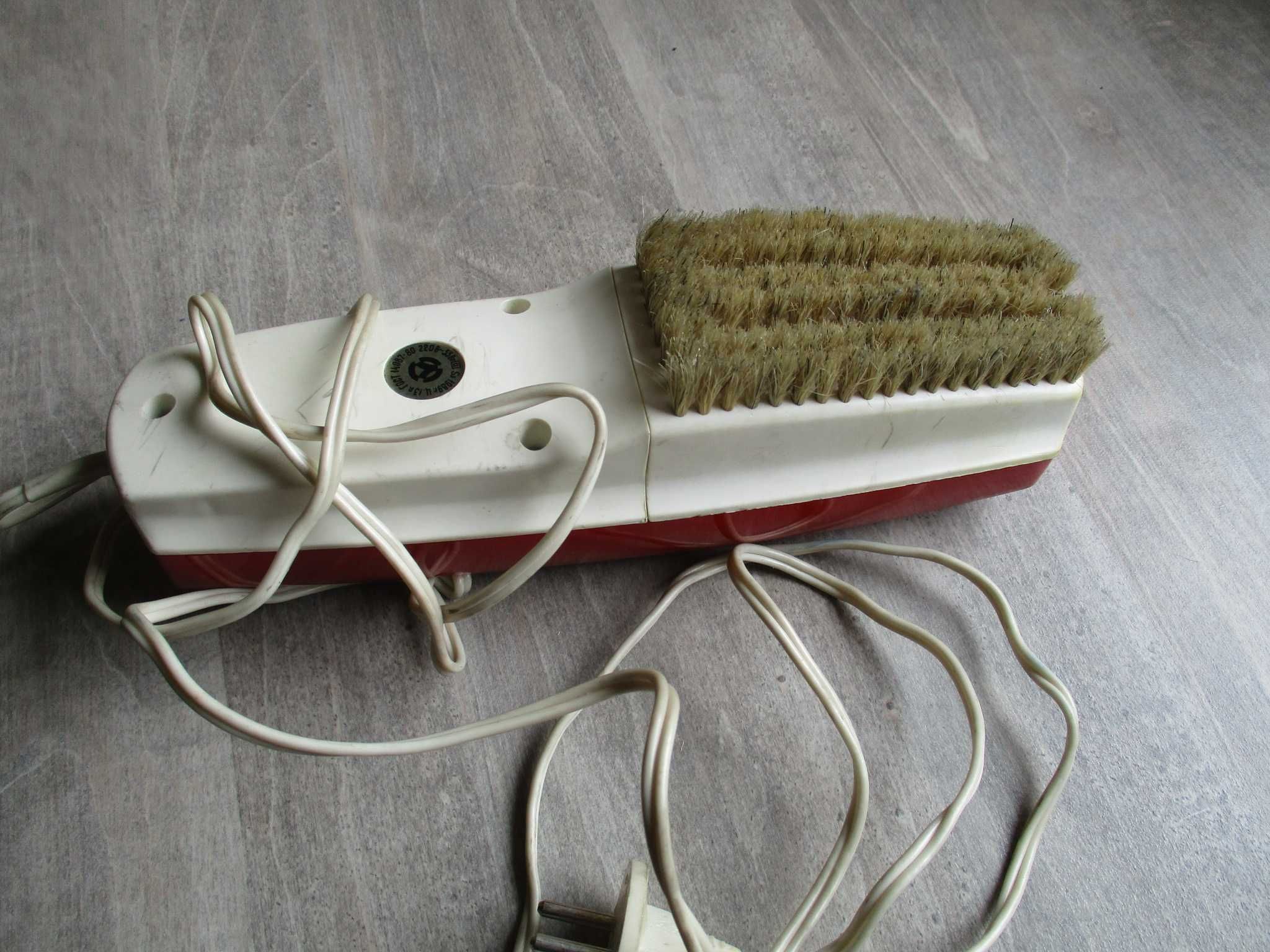 Szczotka elektryczna -odkurzacz do ubrań