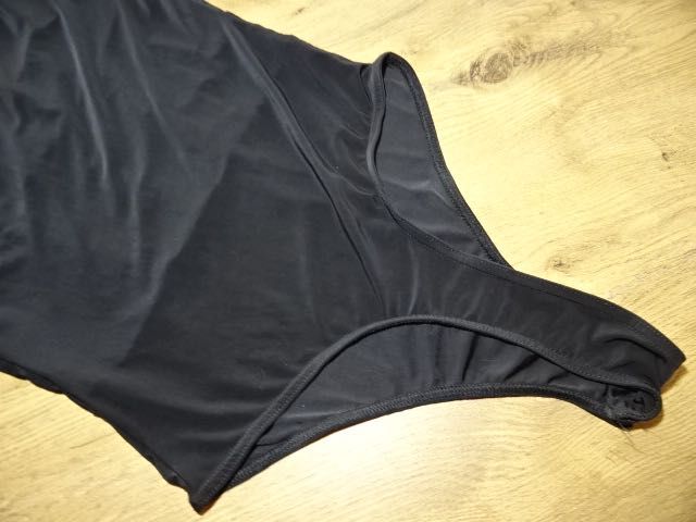 PrettyLittleThing body czarne stringi M