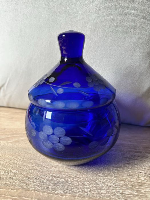 Bombonierka cukiernica kobaltowa - PRL szkło kobalt