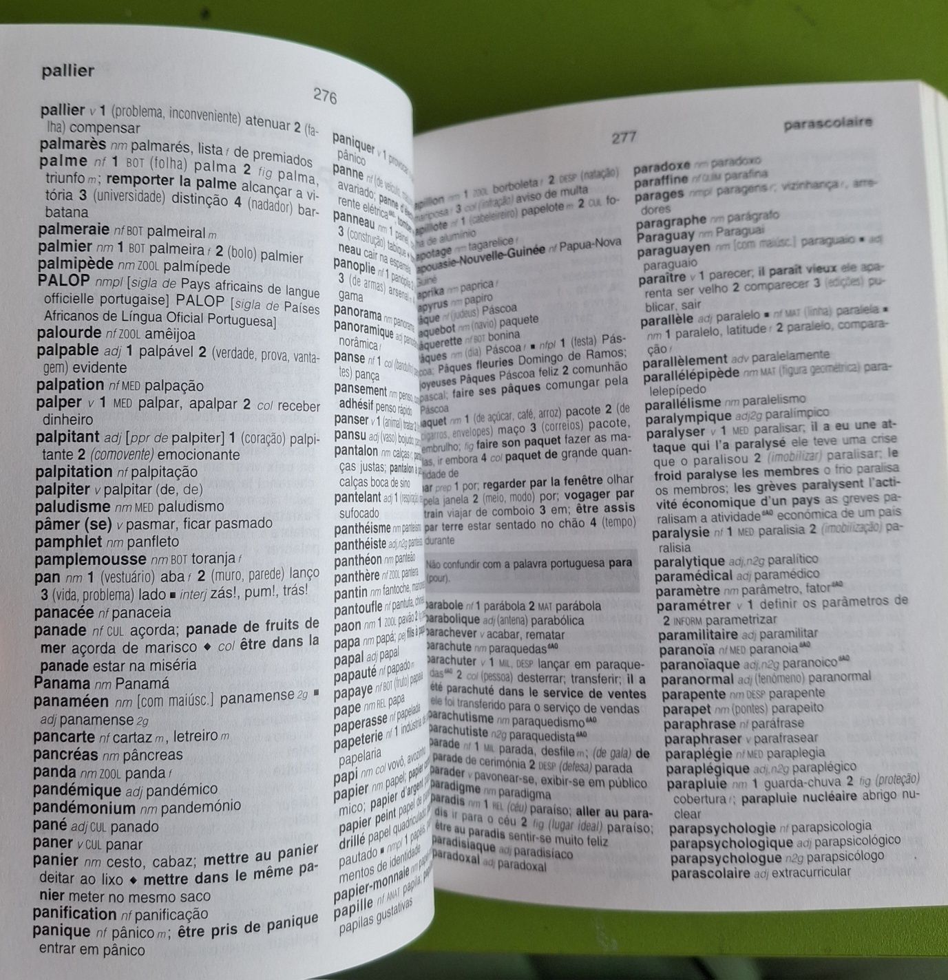 [DICIONÁRIO] Dicionário escolar Francês-Português/ Português-Francês