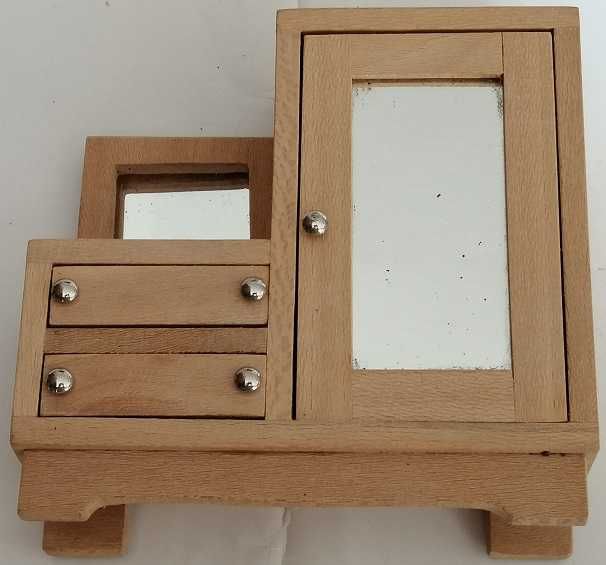 Mobília de brincar madeira: roupeiro, toucador, cama, mesas, cadeiras