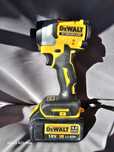 Zakrętarka dewalt DCF850