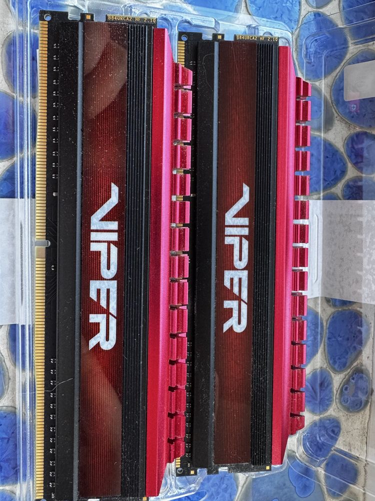 Модуль пам'яті PATRIOT Viper 4 Red DDR4 3200MHz 16GB Kit 2x8GB