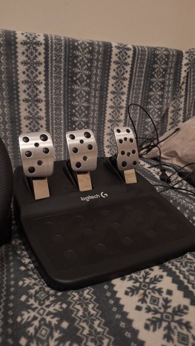 Продам кермо, кпп та педалі Logitech g29