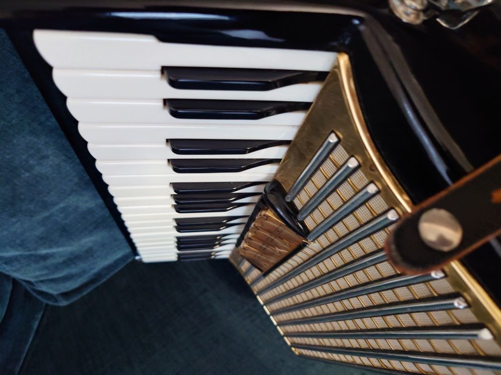 Akordeon 80 Hohner Koncerto III