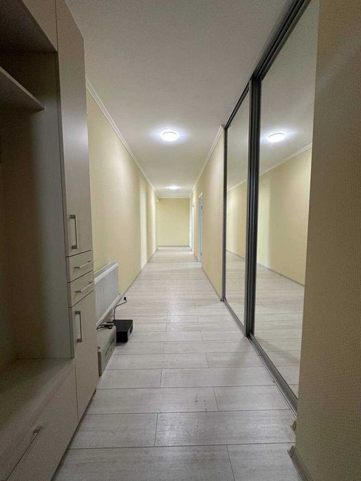 Продаж 2-кімнатної квартири в новому будинку в центрі міста