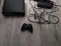 Xbox 360 120 GB czarny + pad (uszkodzony) + Gra FIFA 16