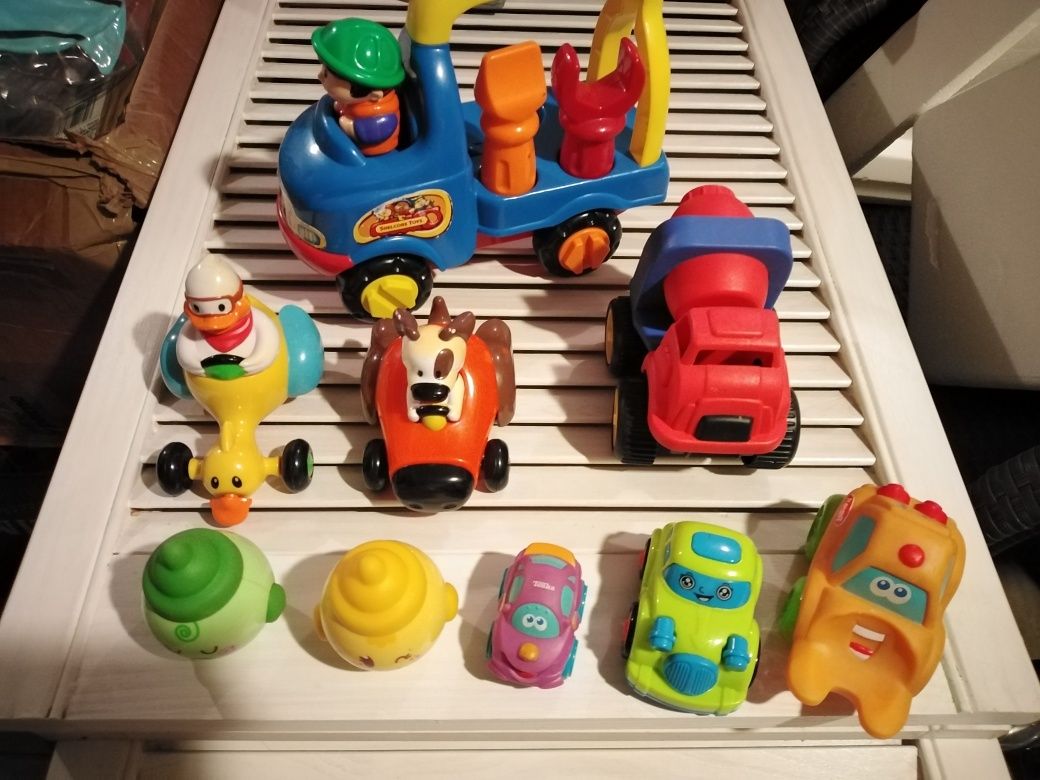 Zabawki pojazdy + bańka wstańka