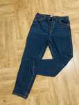 mom jeans modne festiwalowe
