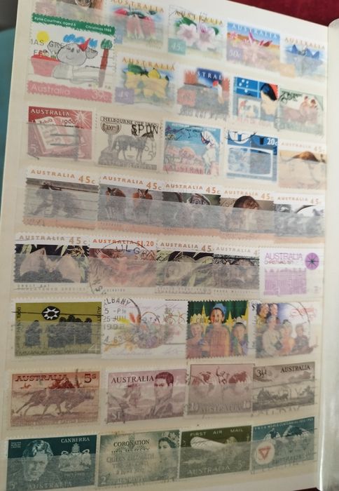 Classificador com 300 selos diferentes Austrália