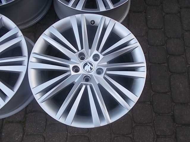 Felgi Aluminiowe SKODA SUPERB III 3 SEAT AUDI VW 8Jx19H2 5x112 ET44