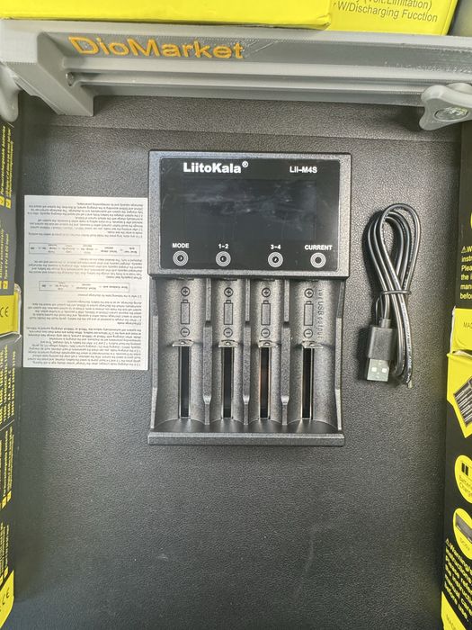 Зарядний пристрій LiitoKala Lii-M4S Універсальний для Li-ion/Ni-Mh