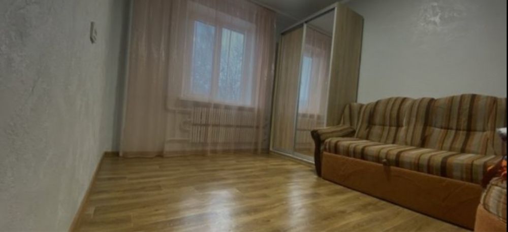 Довгострокова оренда кімнати для дівчини на Озерній
