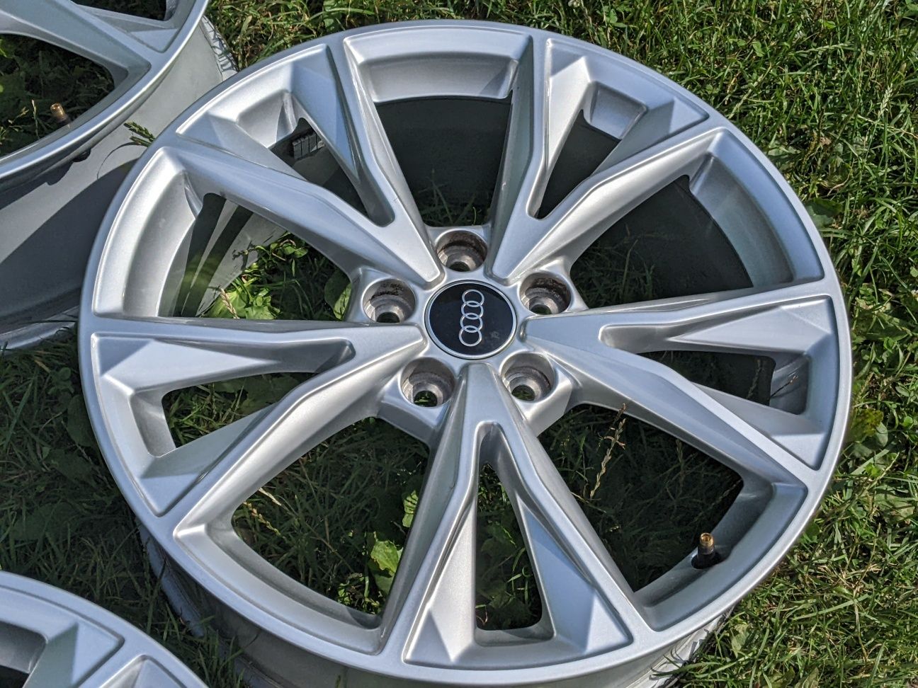Литі диски R18 AUDI Q5 VW Golf 6 7 Passat B7 B8 Tiguan 2