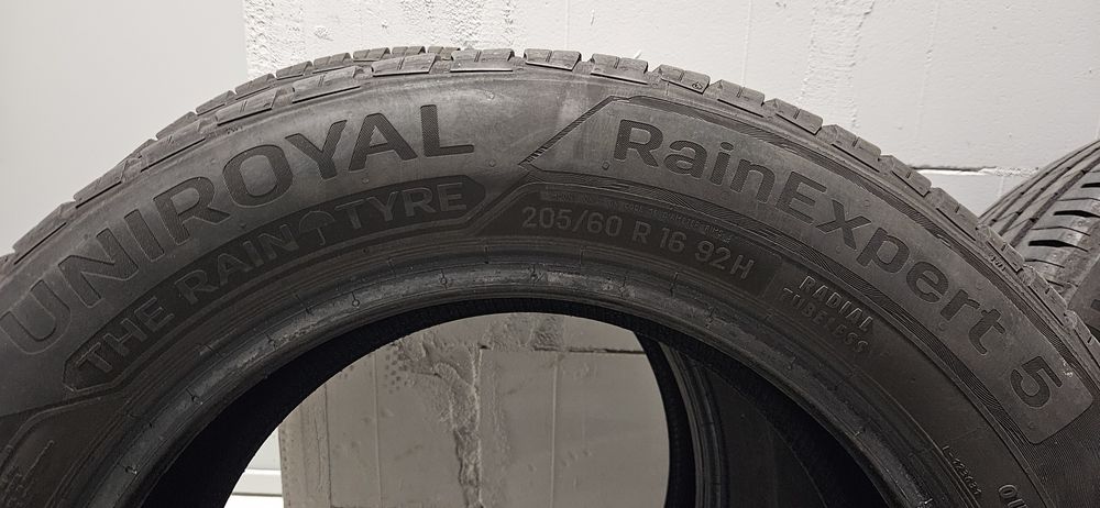 Opony Uniroyal RainExpert 5. Rozm. 205/60/16 letnie. Rok prod. 2024