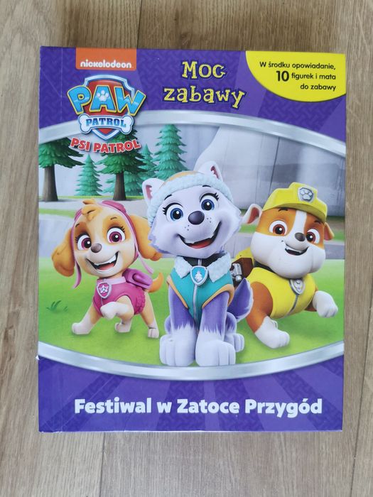 Psi patrol, książeczka z figurkami plus 2 figurki gratis
