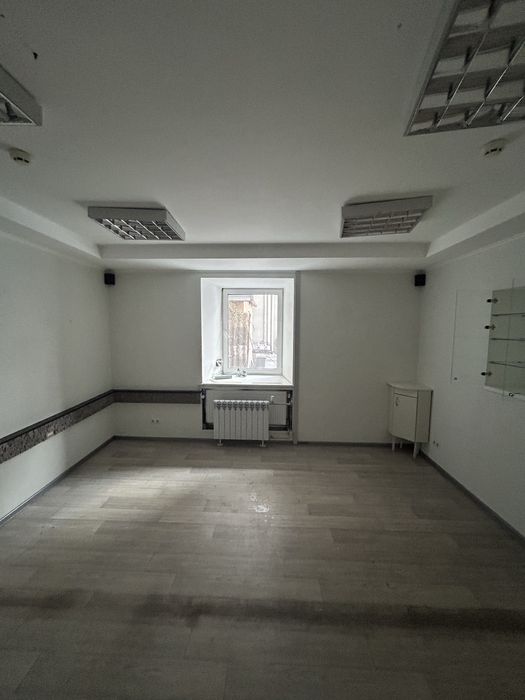Оренда приміщення 45 м кв Перший поверх, окремий вхід