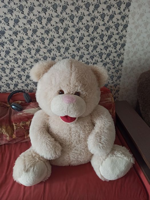 М'яка іграшка медвідь.