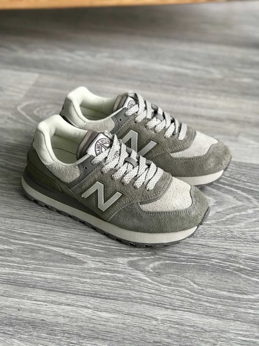 Жіночі кросівки New Balance 574 x Stone Island Grey Light Logo 0375