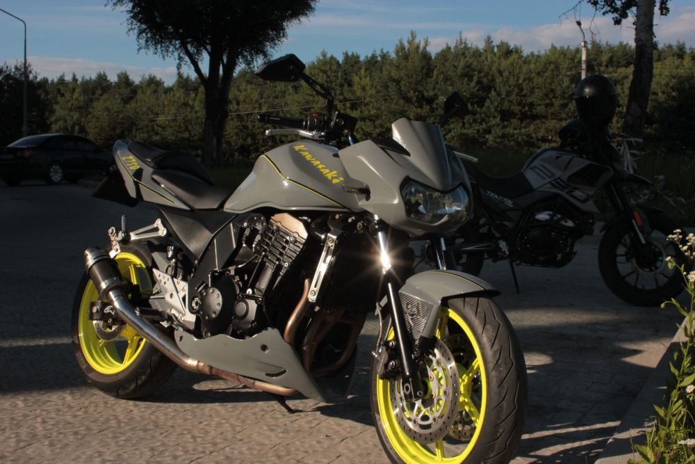 Kawasaki z750 Naked