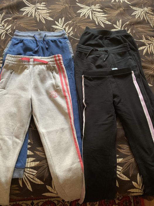 Спортивна форма: штани, кофта, футболка