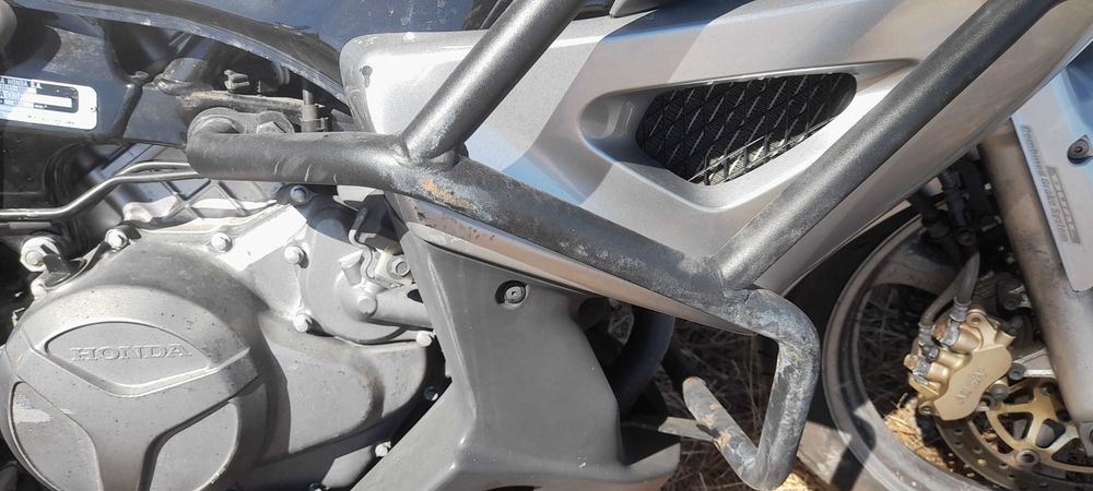 Honda Varadero 1000, pequena queda a circular