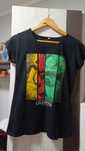 Czarny t-shirt z nadrukiem