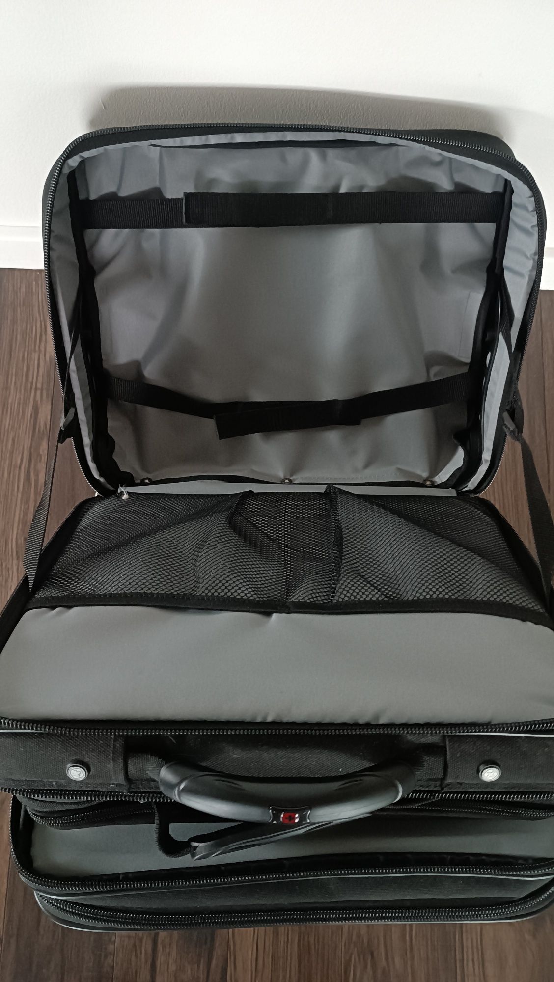 Torba Wenger Patriot biznesowa na laptop na kółkach